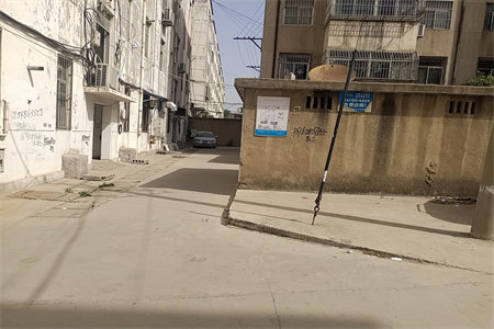 港基东原华府3室2厅2卫96万136m2简单装修出售